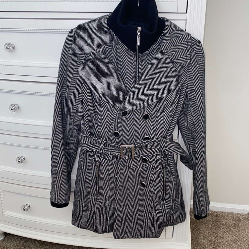 Beautiful black and white herringbone pattern pea coat